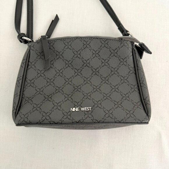 Nine West Small Crossbody Bag Multi Compartment Zip Closed Adjustable Strap - Picture 1 of 14